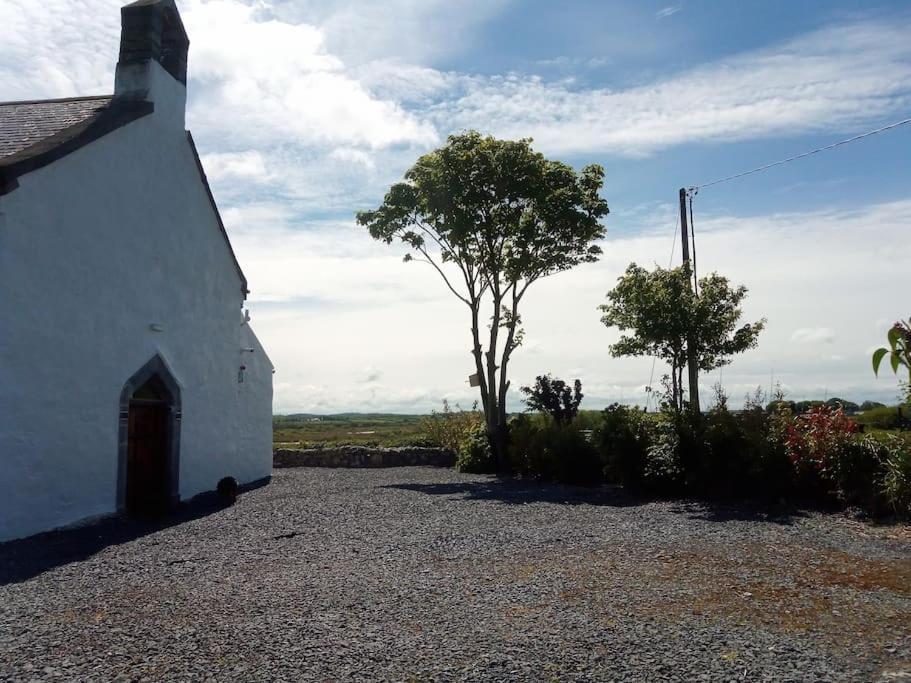 The Burren Art Gallery Built In 1798 Villa Tubber Exteriör bild